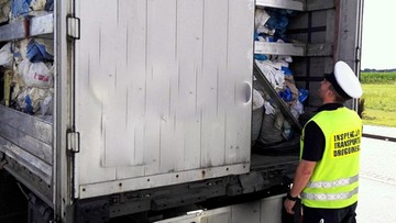 Nielegalny transport śmieci z Anglii do Polski. ITD zatrzymała ciężarówkę