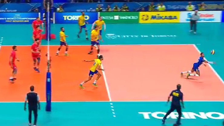 Nieprawdopodobna akcja! Cuda w obronie i blok na Michajłowie