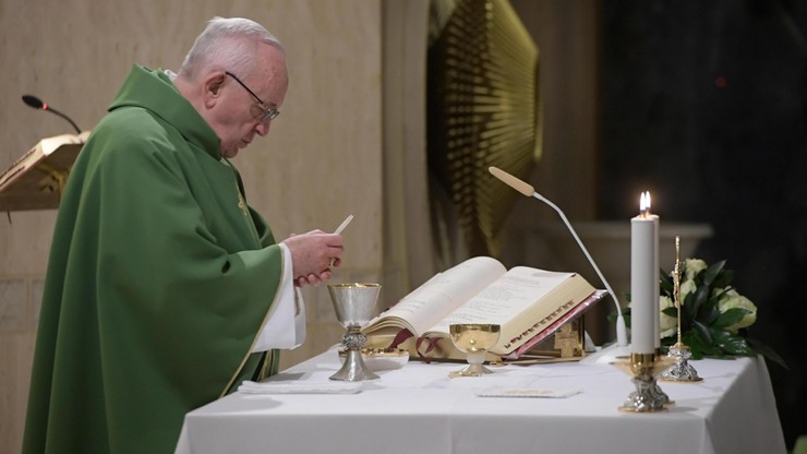Papież Franciszek: szacunek dla życia jest brutalnie łamany