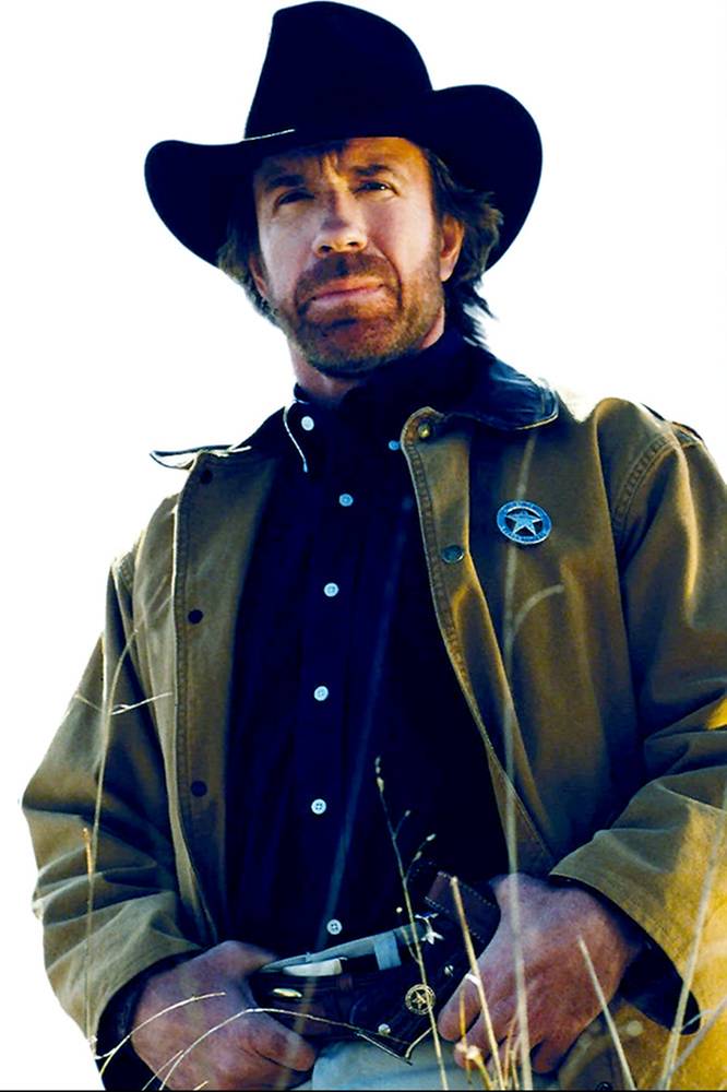 2023-09-04 Chuck Norris w swojej kultowej roli jako „Strażnik Teksasu” - Polsatseriale.pl
