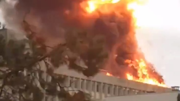 Wybuch gazu na uniwersytecie w Lyonie. Płonie dach uczelni