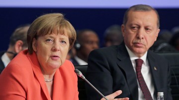 Merkel bagatelizuje ostrzeżenia Erdogana dotyczące umowy z UE