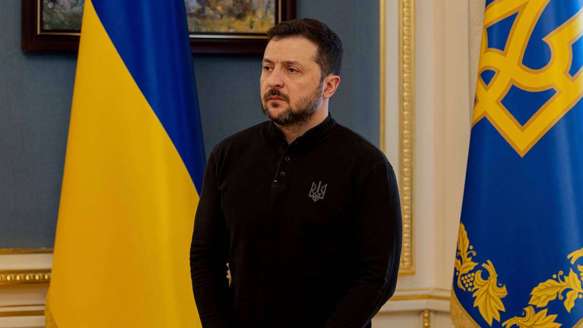 Samolot Zełenskiego niemal trafiony przez drona. "Znowu zrobili to samo"