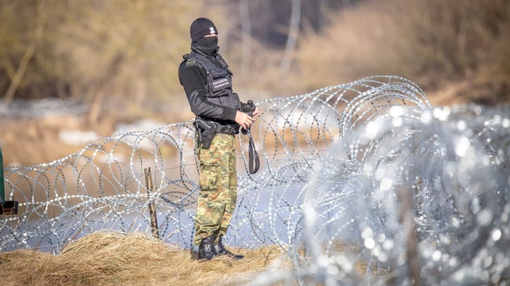 Granica z Białorusią. Straż Graniczna: Trwa budowa zapory