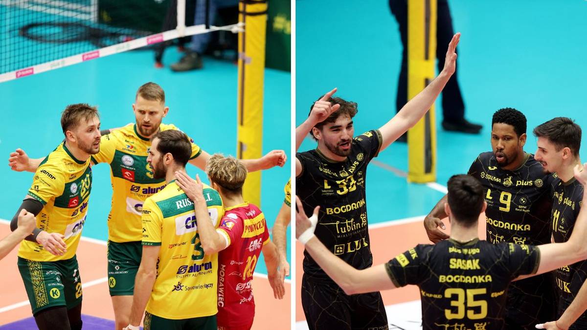 Dwóch zawodników siatkówki w żółtych strojach rozmawia na boisku, a obok dwóch zawodników w czarnych strojach podczas meczu.