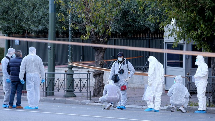 Grecja: wybuch granatu przed ambasadą Francji