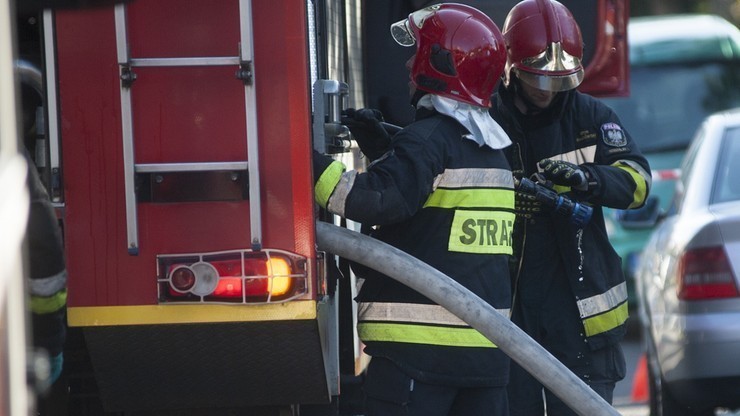 Katowice. Policjant poszkodowany w pożarze pustostanu. Próbował pomóc bezdomnym
