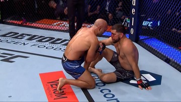UFC 266: Powrót po sześciu latach i... klęska. Diaz poległ w starciu z Lawlerem