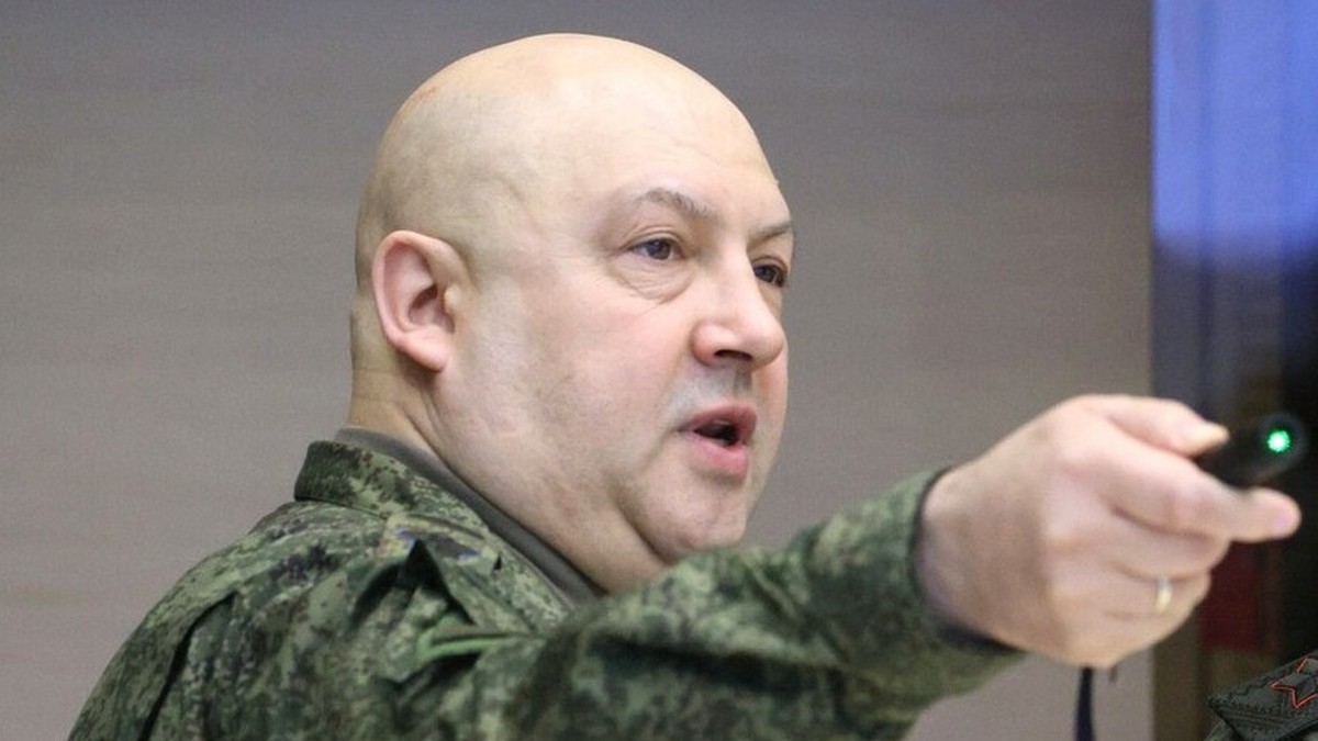 Generał Surowikin widziany na wolności. Pojawiło się zdjęcie