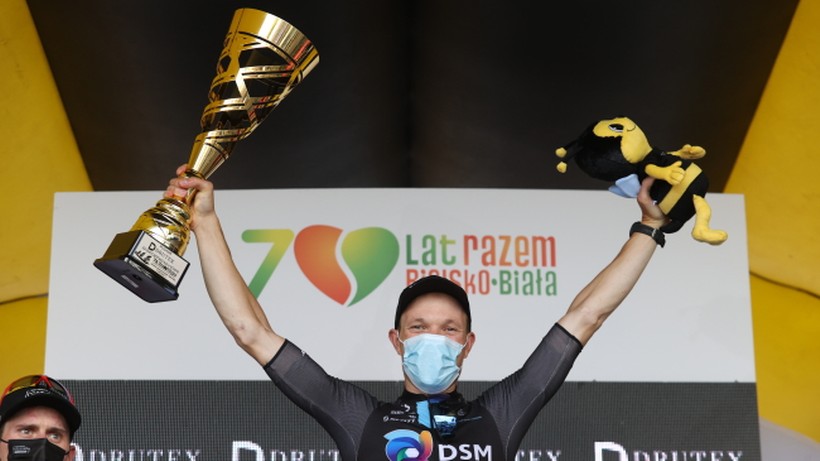 Tour de Pologne 2021: Dwie kraksy na finiszu! Wygrał Niemiec