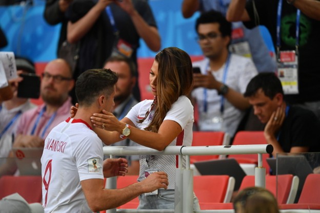 Anna Lewandowska pocieszała "Lewego" po meczu z Senegalem