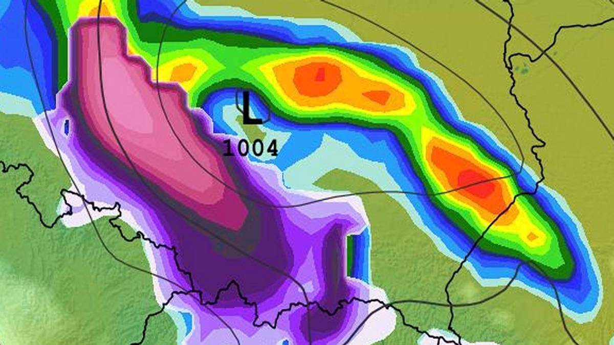 W Wielkanoc w Polskę uderzy cyklon. Co to oznacza