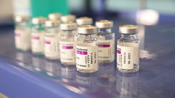 Szczepionka AstraZeneca mniej skuteczna niż deklarowano. Przedstawiciel koncernu komentuje