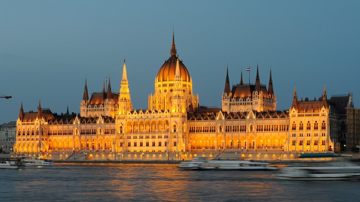 Węgry: więcej osób ufa UE niż własnemu rządowi i partiom