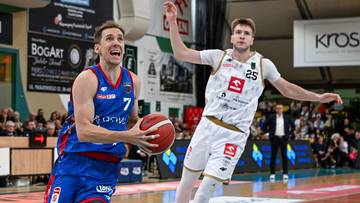 Beniaminek pokonany. Twarde Pierniki z pierwszym zwycięstwem w sezonie