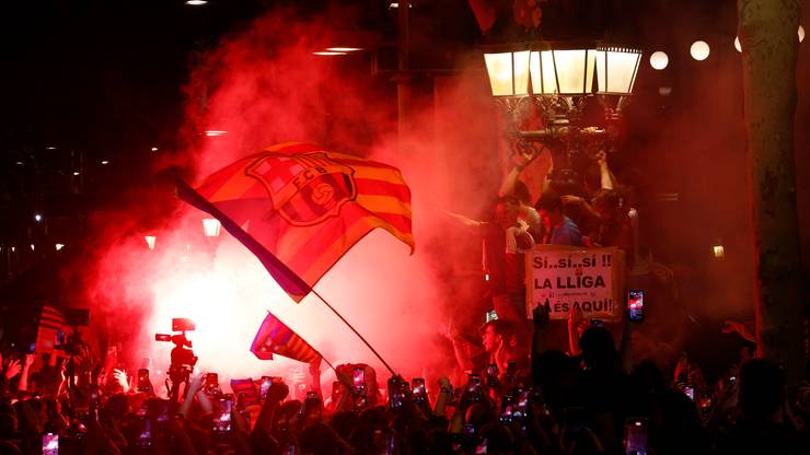 Barcelona nie poszła spać! Święto na ulicach