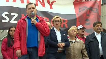"Ręce precz od Polski". Demonstracja NSZZ "Solidarność" przed siedzibą KE