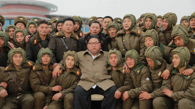 Symulowana wojna w Korei Północnej. Ćwiczenia nadzoruje Kim Dzong Un