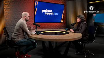 Mężczyzna i kobieta siedzą przy okrągłym stole w studiu telewizyjnym, rozmawiając przed mikrofonami. Na ekranie za nimi widnieje napis "polsat sport talk".