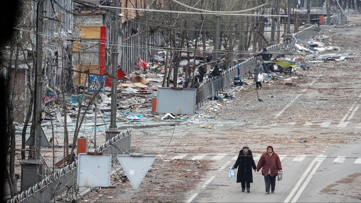 Ukraina. Reuters opublikował nagranie z okupowanego Mariupola: ruiny budynków, ciała na ulicach