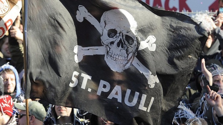 Kibice St. Pauli naśmiewali się z ofiar II wojny światowej...