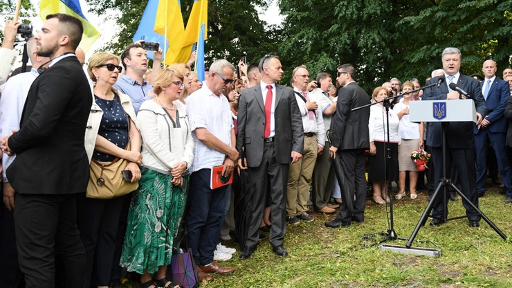 Poroszenko oddał hołd pomordowanym w Sahryniu Ukraińcom. "Szanujemy polskie ofiary Wołynia"