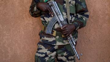 "Idziemy na wojnę". Wojskowa junta grozi Francji