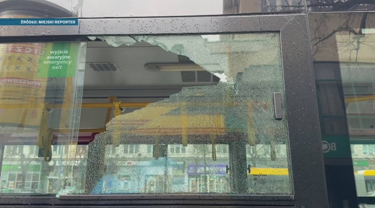 Ostrzelane autobusy w Warszawie. Zatrzymano nastolatków