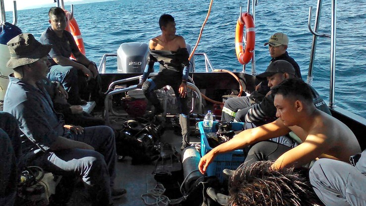 10 dni dryfowali łodzią u wybrzeży Borneo