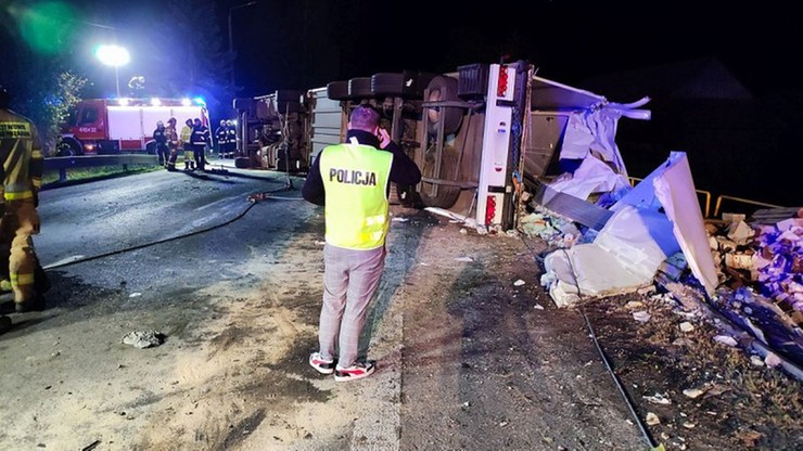 Drożdże na drodze. Wysypało się 20 ton