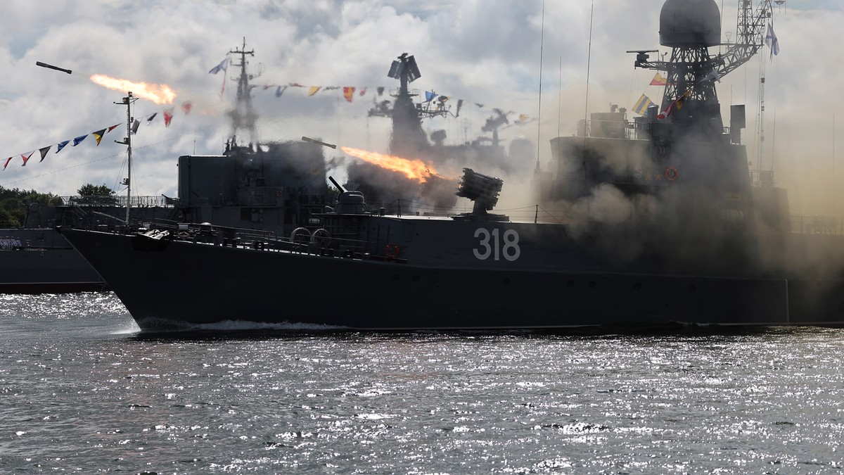 Manewry Floty Bałtyckiej. W ćwiczeniach bierze udział około 40 rosyjskich okrętów