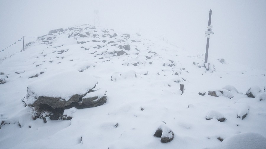 Pierwszy w tym sezonie śnieg na Kasprowym Wierchu. Fot. Witek Kaszkin / Facebook.