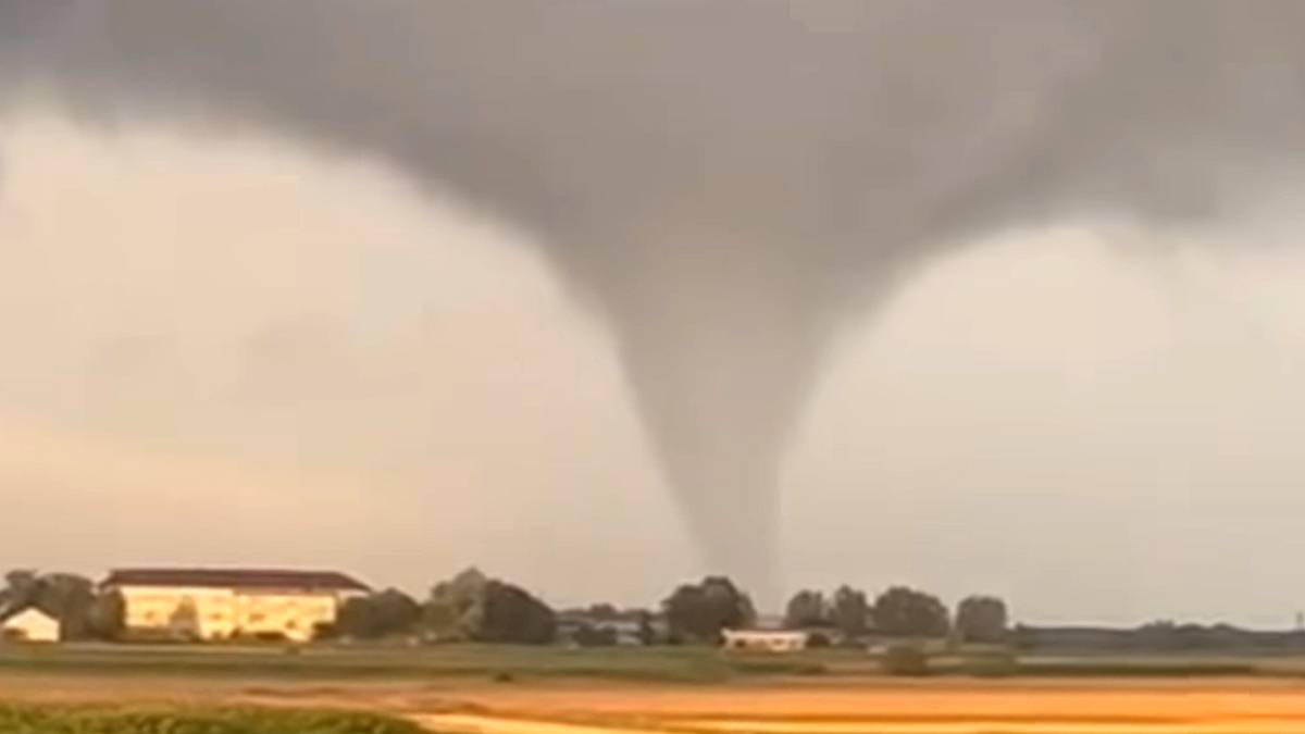 Trąba powietrzna w gminach Górzno i Żelechów k. Garwolina na Mazowszu. Fot. Garwolin24.com