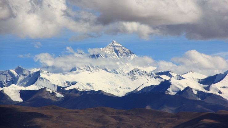 "To nie koniec. Everest na mnie czeka!". Hiszpan chce zdobyć szczyt zimą i bez butli z tlenem