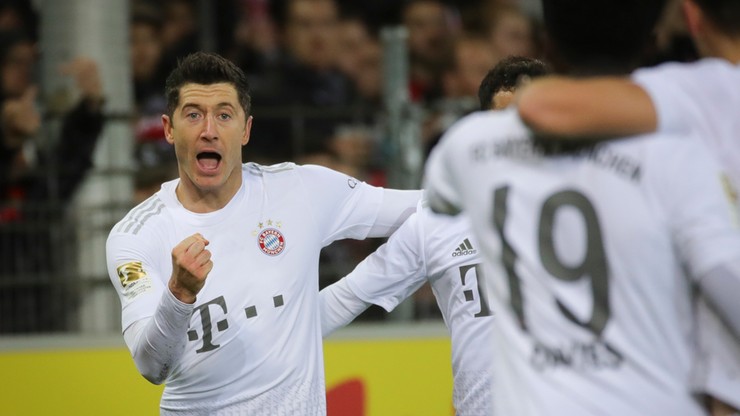 Lewandowski strzelił i wyprzedził Heynckesa. Bayern Monachium wygrał rzutem na taśmę