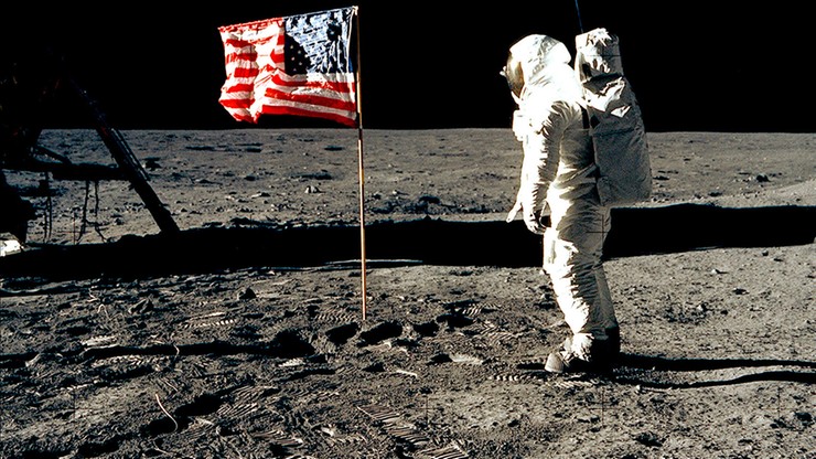 Buzz Aldrin sprzedaje pamiątki z misji Apollo 11 na Księżyc. Do kupienia "księżycowa kurtka"