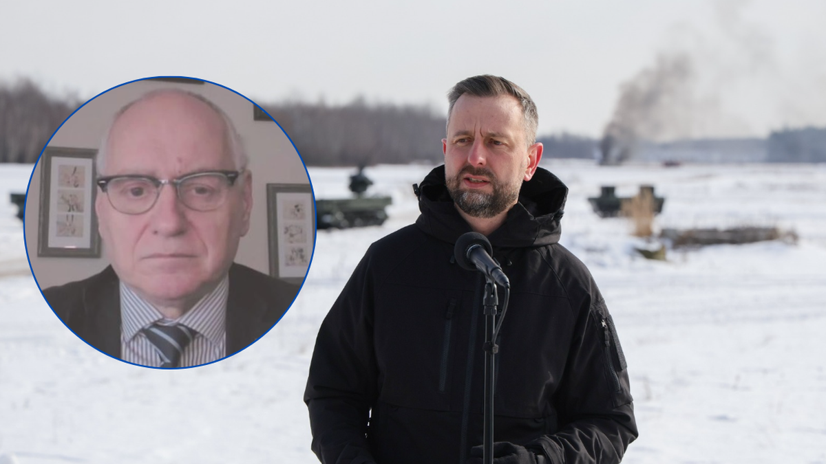 Dw&oacute;ch mężczyzn, jeden przemawia do mikrofonu na zewnątrz, drugi prezentowany jest w mniejszym oknie.