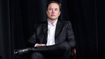 Elon Musk reaguje na działa Groka. "Dał się zmianipulować"