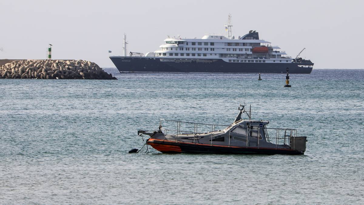 MV Hondius w porcie na Teneryfie. Stwierdzono na nim hantawirusa