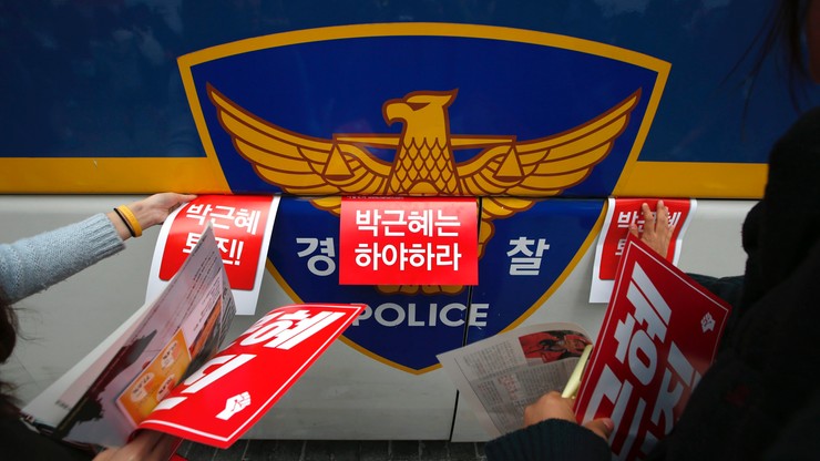 Nakaz aresztowania dwóch byłych współpracowników prezydent Korei Płd.