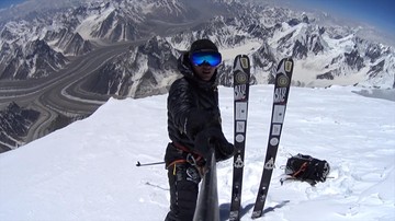 Polak miał zjechać z K2 na nartach jako pierwszy człowiek na świecie. Nie udało się