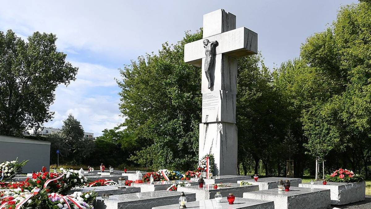 Kijów odpowiada rzecznikowi Nawrockiego ws. ekshumacji. "Nie może być mowy"