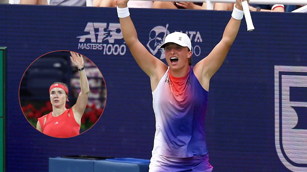 Iga Świątek świętuje zwycięstwo na korcie tenisowym, uniesione ręce w geście radości.