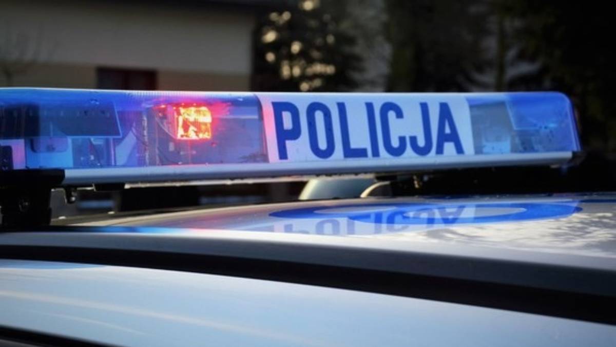 Alarm dla policjantów po śmierci 73-latki. Trwa obława za synem kobiety
