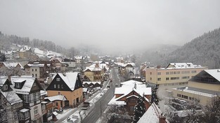 13.11.2019 18:00 Na Dolnym Śląsku sypie śnieg, a w Bieszczadach jest 20 stopni ciepła. Skąd te skrajności?