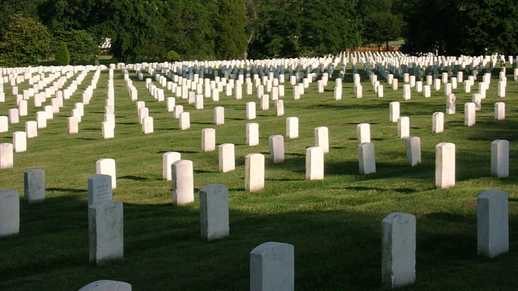 Olsztyn: Powstanie "amerykański" cmentarz. Władze proponują jednakowe nagrobki dla wszystkich