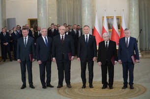 Rekonstrukcja rządu. Dymisja wicepremierów, Jarosław Kaczyński wraca do Rady Ministrów 