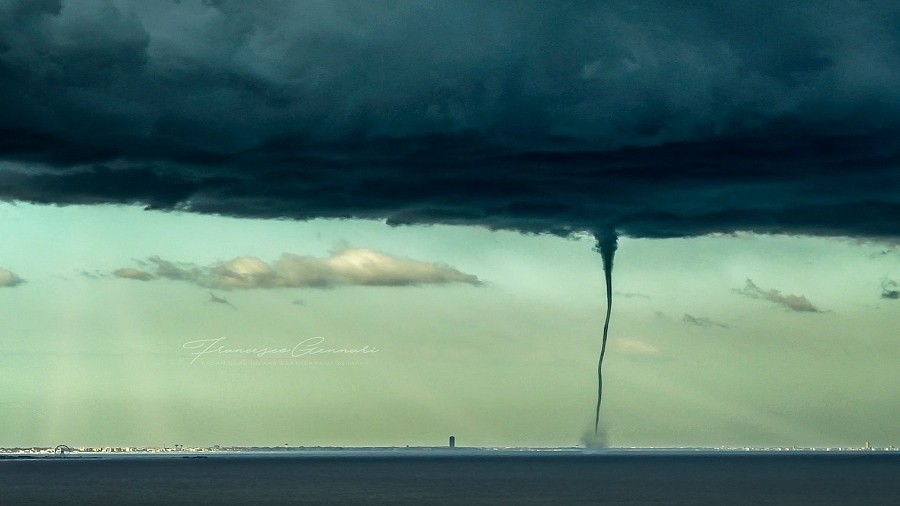 Fot. Facebook / Francesco Gennari: Storm Chasing and Weather Photography.