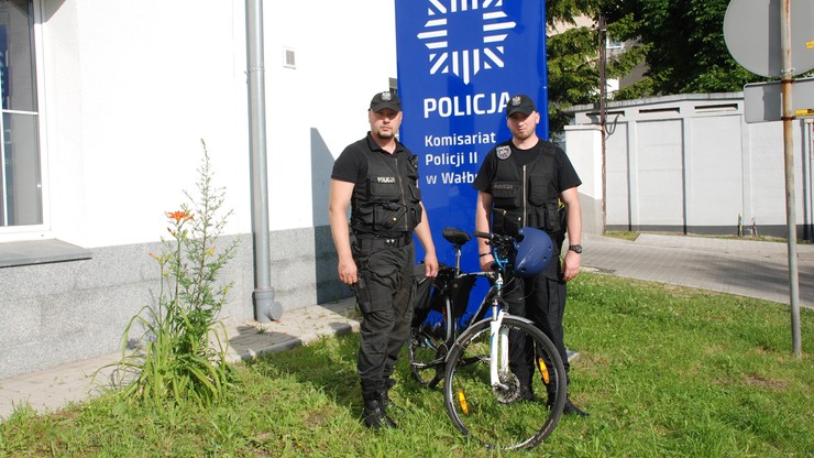 Wałbrzyska policja odzyskała rower młodego podróżnika z Finlandii