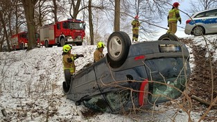 11.12.2022 05:58 Totalny paraliż na drogach, opóźnione samoloty i pociągi, awarie prądu. Tak wygląda atak zimy w Polsce